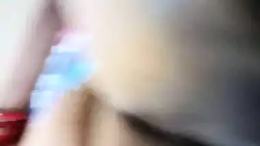 Mature aunty showing her dripping pussy juice