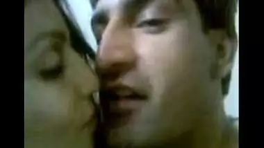 Boss having fun with secretary – Muslim office sex