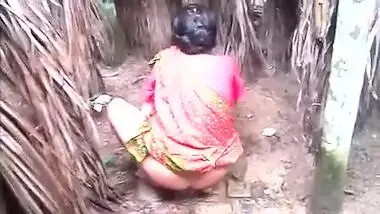 Desi aunty piss capture