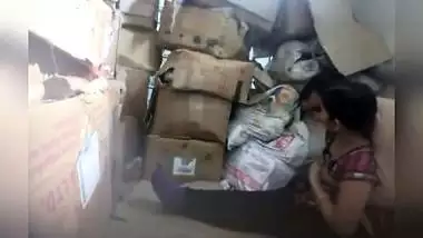 Naughty Desi Bhabhi Knows How To Get A Sex Discount