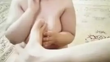 Fetish XXX session of Desi wife worshiping hubby's feet in MMS clip