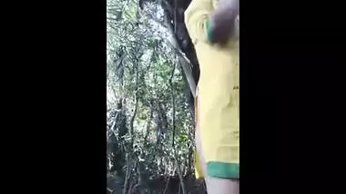 Indian girl sex video of a desi randi in a forest