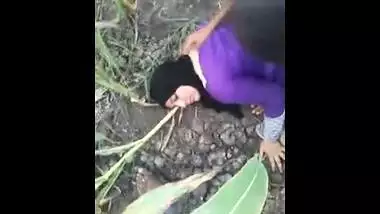 Desi village teen outdoor sex scandal