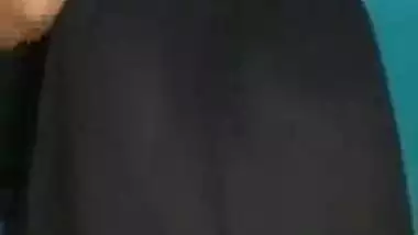 Sexy Tamil Teen Shows Her Boobs And Thighs