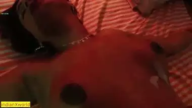 Indian 18yrs Photographer gift first sex to famous model! Hindi Sex