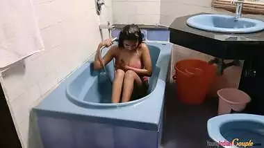 Indian busty girl Sarika goes naked on cam