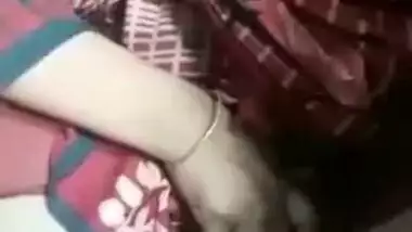 Desi Horny Bhabi Pussy Fingering