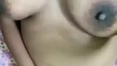 Fleshy boobed Indian fondling MMS