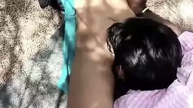 Tamil outdoor pussy licking MMS