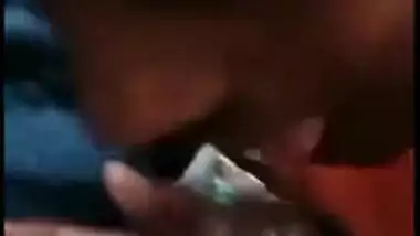 New desi MMS, Indian aunty giving blowjob village boy for money outdoor