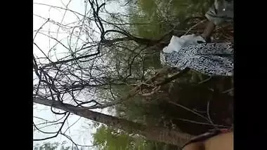 Marathi sex video of a Pune couple fucking outdoors